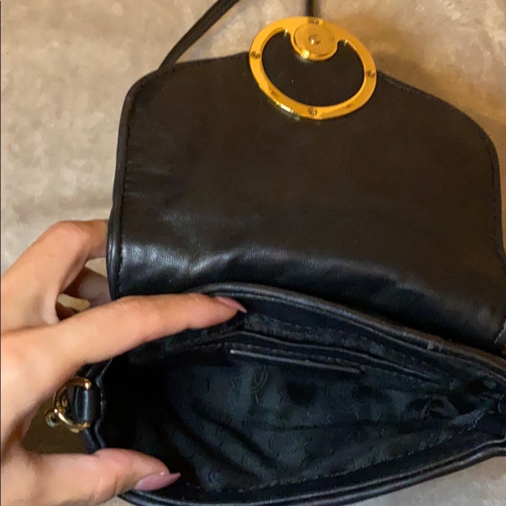 ❌SOLD❌Michael Kors Black Quilted Logo Crossbody Bag - Picture 5 of 5